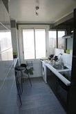 Location meublée confortable d'un appartement de 3 pièces refait à neuf avec 2 chambres et terrasse à Marseille, 8ème arrondissement