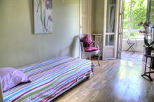 A louer en courte durée appartement meublé de 3 chambres dans le quartier du Prado à Marseille