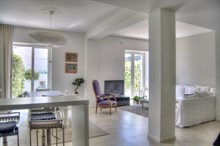 A louer en courte durée grand appartement de 2 chambres avec jardin dans le quartier du Roucas Blanc à Marseille