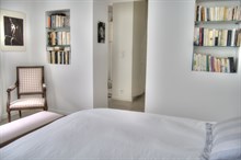 A louer en courte durée grand appartement meublé avec 2 chambres et jardin dans le quartier du Roucas Blanc à Marseille