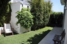 Location meublée à la semaine d'un grand appartement de 2 chambres avec jardin dans le quartier du Roucas Blanc à Marseille