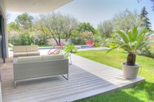 A louer en temporaire superbe villa de 4 chambres avec jardin et piscine à côté de la Ciotat à Ceyreste
