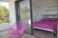 Location meublée à la semaine d'une villa de luxe à côté de la Ciotat à Ceyreste avec 4 chambres et une belle piscine